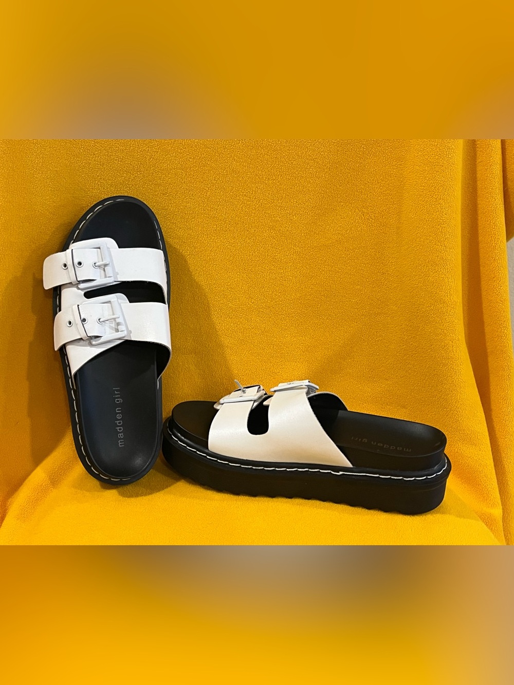 Steve Madden platform slide sandals chunky sole, buckle straps. White, black 8.5 - Picture 2 of 13